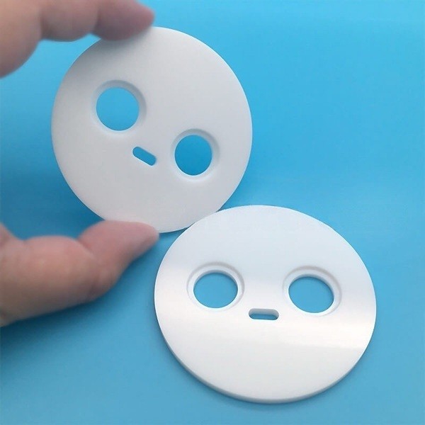 Wear-resistant zirconia valve plate